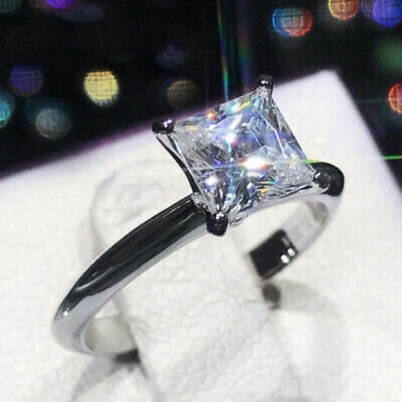 ¥ PRINCESS CUT 2 CARAT SOLITAIRE ENGAGEMENT RING - Picture 5 of 5